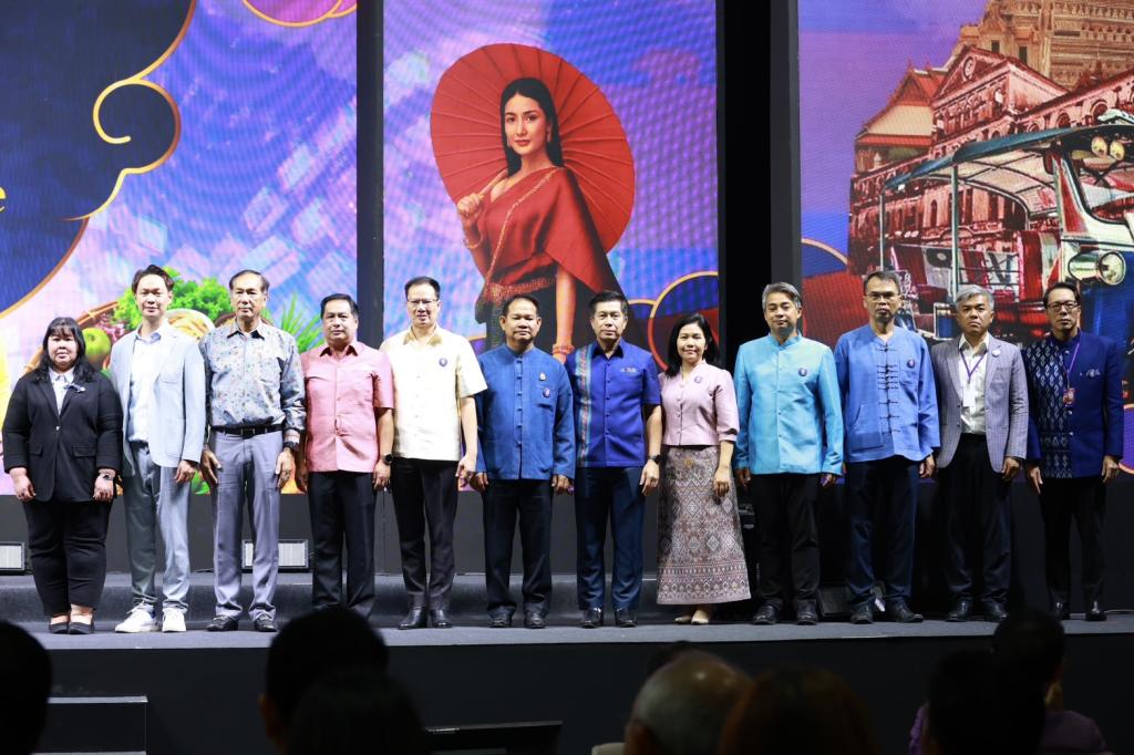 “รมว.ธนกร” เปิดงาน “มหกรรมดีพร้อมเสน่ห์ไทย” ปลุกกระแสซอฟต์พาวเวอร์ไทยรวมพลังอาหาร–แฟชั่น–ศิลป์ไทยสู่อุตสาหกรรมสร้างสรรค์โลก