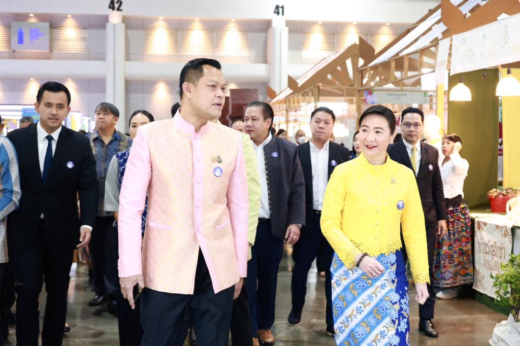 “รมว.ธนกร” เปิดงาน “มหกรรมดีพร้อมเสน่ห์ไทย” ปลุกกระแสซอฟต์พาวเวอร์ไทยรวมพลังอาหาร–แฟชั่น–ศิลป์ไทยสู่อุตสาหกรรมสร้างสรรค์โลก
