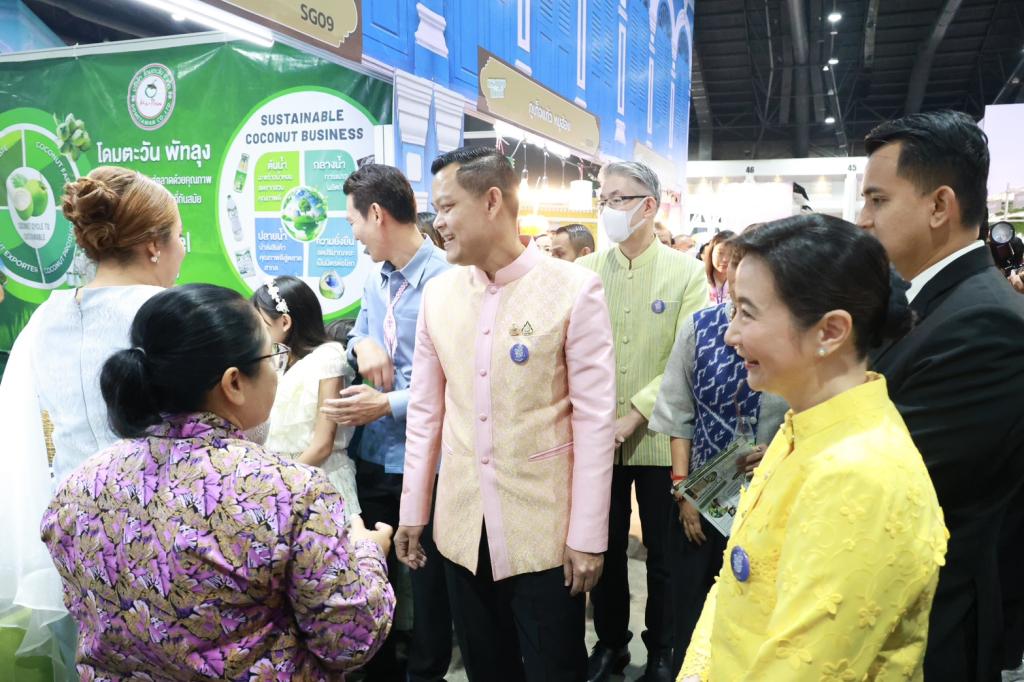 “รมว.ธนกร” เปิดงาน “มหกรรมดีพร้อมเสน่ห์ไทย” ปลุกกระแสซอฟต์พาวเวอร์ไทยรวมพลังอาหาร–แฟชั่น–ศิลป์ไทยสู่อุตสาหกรรมสร้างสรรค์โลก