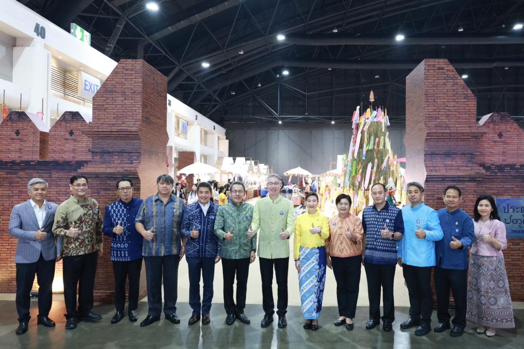 “รมว.ธนกร” เปิดงาน “มหกรรมดีพร้อมเสน่ห์ไทย” ปลุกกระแสซอฟต์พาวเวอร์ไทยรวมพลังอาหาร–แฟชั่น–ศิลป์ไทยสู่อุตสาหกรรมสร้างสรรค์โลก