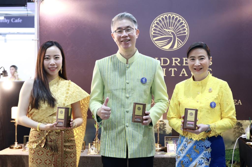 “รมว.ธนกร” เปิดงาน “มหกรรมดีพร้อมเสน่ห์ไทย” ปลุกกระแสซอฟต์พาวเวอร์ไทยรวมพลังอาหาร–แฟชั่น–ศิลป์ไทยสู่อุตสาหกรรมสร้างสรรค์โลก