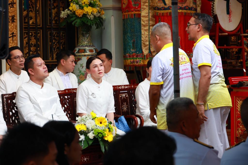 “ธนกร” นำทีม ก.อุตฯ เปิด Phuket Veggie & Vogue Fair 2025 ดันนวัตกรรมอาหาร–แฟชั่นเจภูเก็ต สร้างมูลค่าเพิ่ม สู่เทศกาลระดับโลก ร่วมพิธียกเสาโกเต้ง สืบสานประเพณีถือศีลกินผัก 134 ปี คาดเงินสะพัดกว่า 15,000 ล้านบาท
