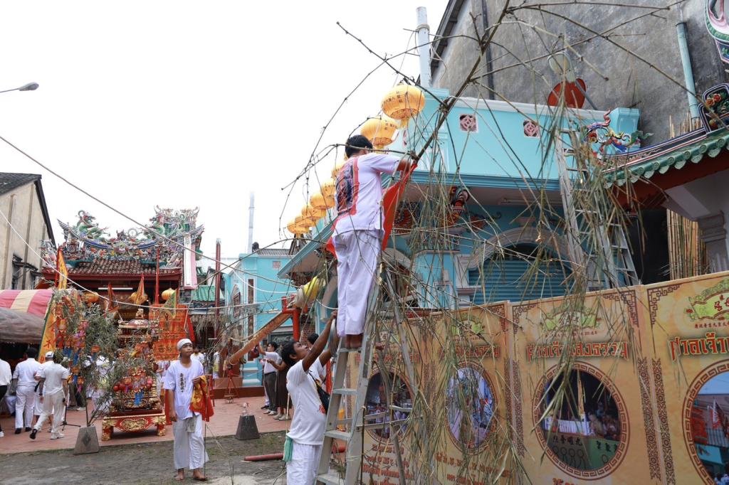“ธนกร” นำทีม ก.อุตฯ เปิด Phuket Veggie & Vogue Fair 2025 ดันนวัตกรรมอาหาร–แฟชั่นเจภูเก็ต สร้างมูลค่าเพิ่ม สู่เทศกาลระดับโลก ร่วมพิธียกเสาโกเต้ง สืบสานประเพณีถือศีลกินผัก 134 ปี คาดเงินสะพัดกว่า 15,000 ล้านบาท