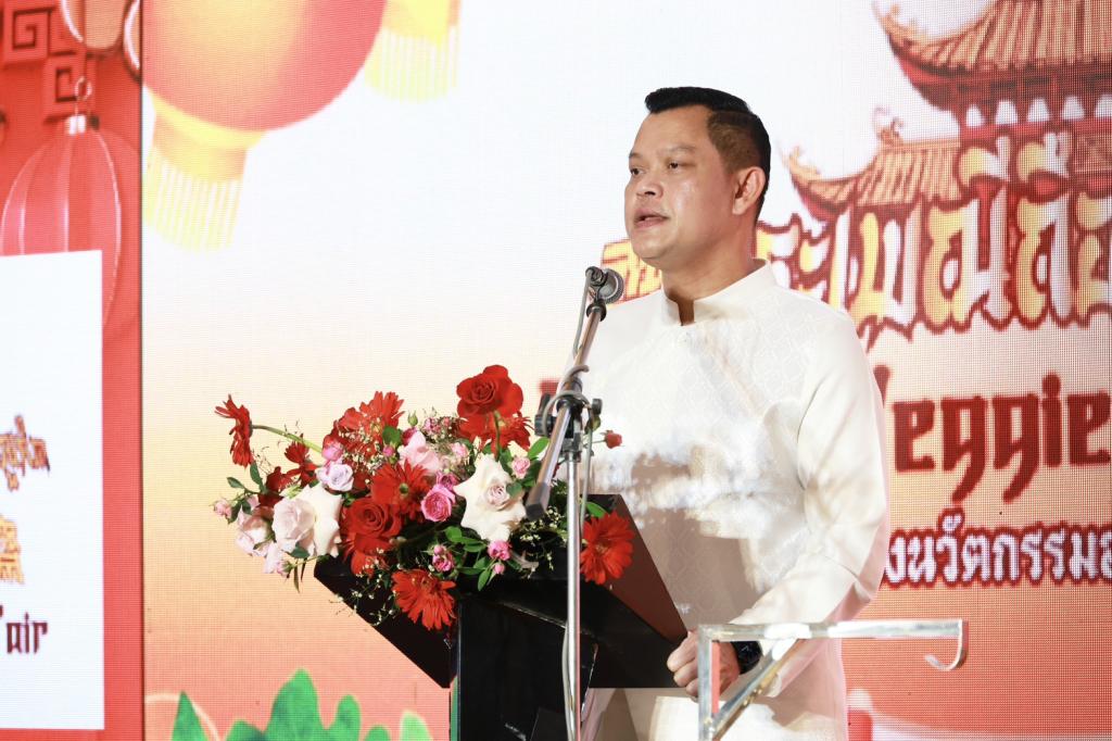 “ธนกร” นำทีม ก.อุตฯ เปิด Phuket Veggie & Vogue Fair 2025 ดันนวัตกรรมอาหาร–แฟชั่นเจภูเก็ต สร้างมูลค่าเพิ่ม สู่เทศกาลระดับโลก ร่วมพิธียกเสาโกเต้ง สืบสานประเพณีถือศีลกินผัก 134 ปี คาดเงินสะพัดกว่า 15,000 ล้านบาท