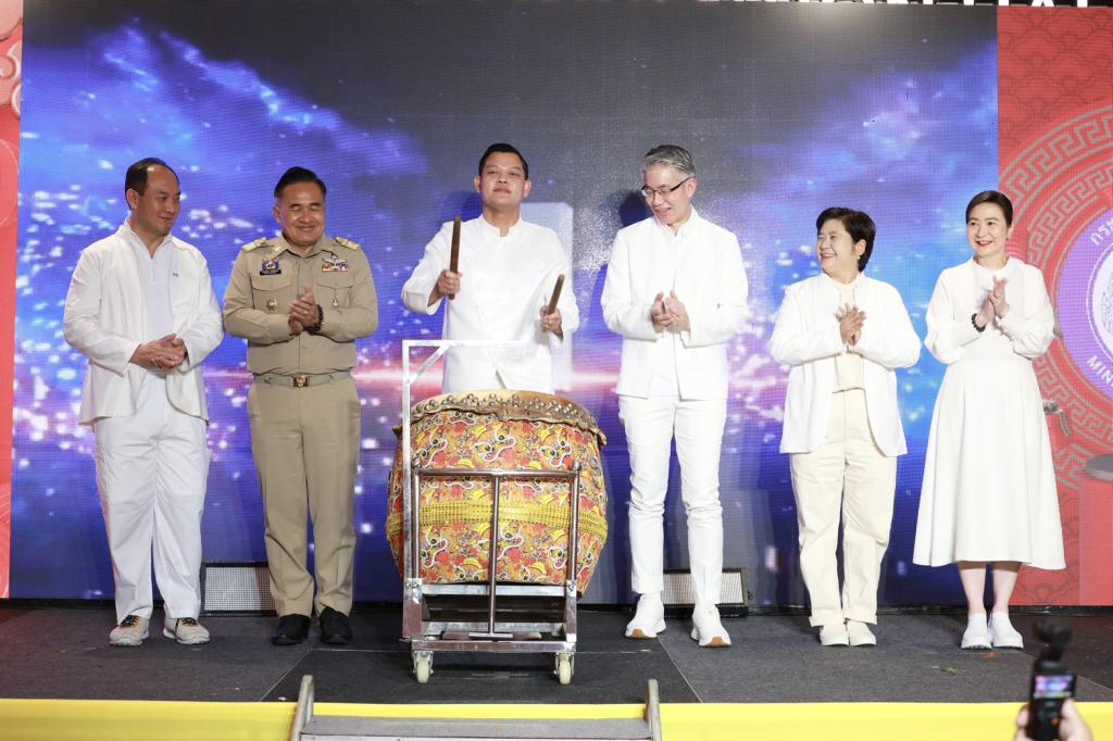 “ธนกร” นำทีม ก.อุตฯ เปิด Phuket Veggie & Vogue Fair 2025 ดันนวัตกรรมอาหาร–แฟชั่นเจภูเก็ต สร้างมูลค่าเพิ่ม สู่เทศกาลระดับโลก ร่วมพิธียกเสาโกเต้ง สืบสานประเพณีถือศีลกินผัก 134 ปี คาดเงินสะพัดกว่า 15,000 ล้านบาท