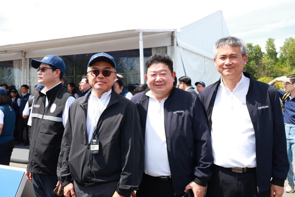 รมว.ธนกร เยี่ยมชม ATTRIC ชูไทยเป็นศูนย์กลางยานยนต์และยางล้อระดับโลก