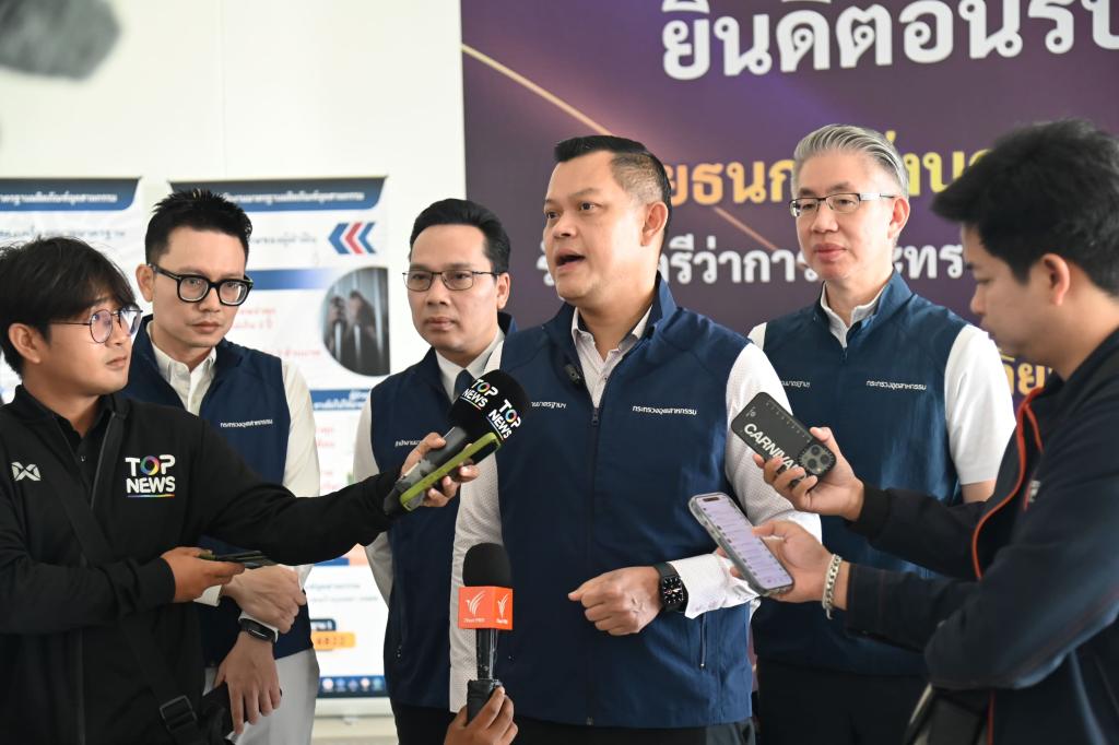 รมว.ธนกร เยี่ยมชม ATTRIC ชูไทยเป็นศูนย์กลางยานยนต์และยางล้อระดับโลก