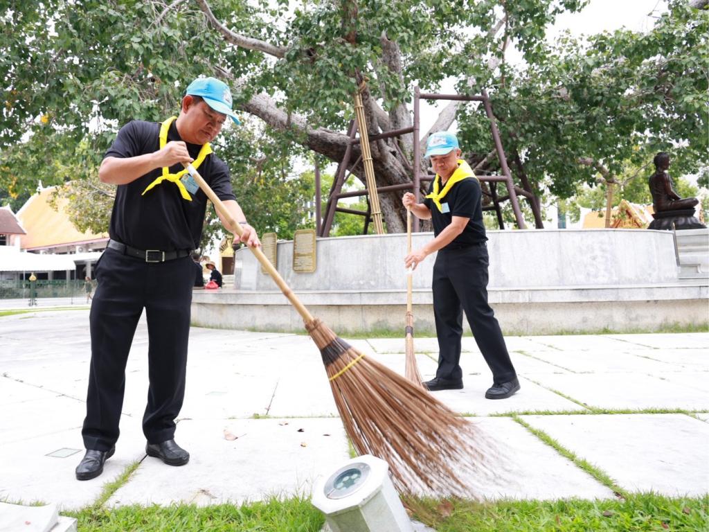 ปลัดอุตสาหกรรม นำทัพ 300 ชีวิต! จัดกิจกรรมจิตอาสา "อุตสาหกรรมรวมใจ" พัฒนาระบบไฟฟ้าวัดเบญจมบพิตรฯ