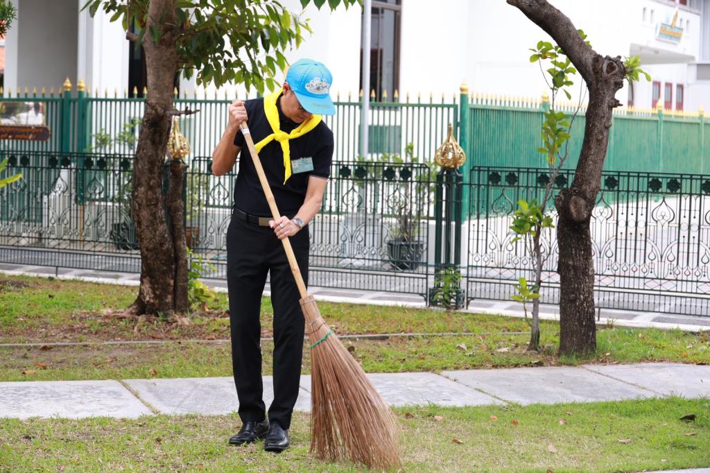 ปลัดอุตสาหกรรม นำทัพ 300 ชีวิต! จัดกิจกรรมจิตอาสา "อุตสาหกรรมรวมใจ" พัฒนาระบบไฟฟ้าวัดเบญจมบพิตรฯ
