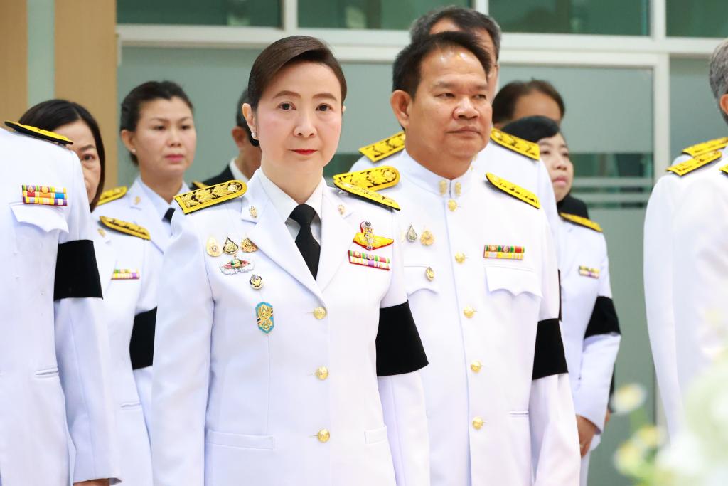 กระทรวงอุตสาหกรรมจัดพิธีถวายความอาลัย สมเด็จพระนางเจ้าสิริกิติ์ พระบรมราชินีนาถ พระบรมราชชนนีพันปีหลวง