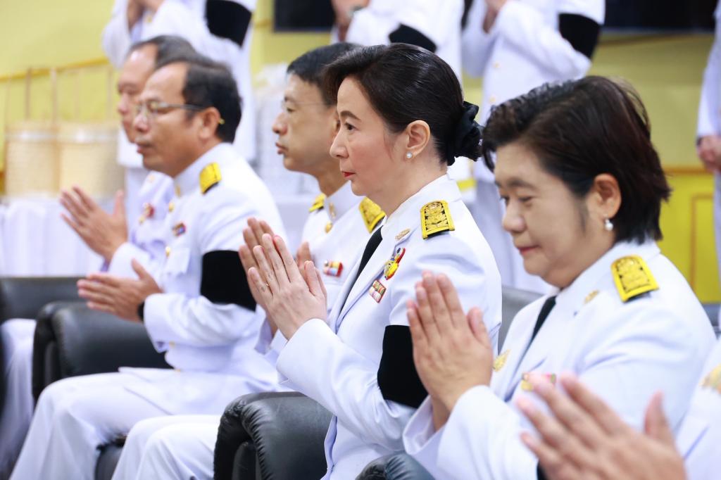 กระทรวงอุตสาหกรรม จัดพิธีบำเพ็ญกุศลปัณรสมวาร ครบ 15 วันในการเสด็จสวรรคต เพื่ออุทิศถวายเป็นพระราชกุศลแด่สมเด็จพระนางเจ้าสิริกิติ์ พระบรมราชินีนาถ พระบรมราชชนนีพันปีหลวง พระผู้เสด็จสู่สวรรคาลัย