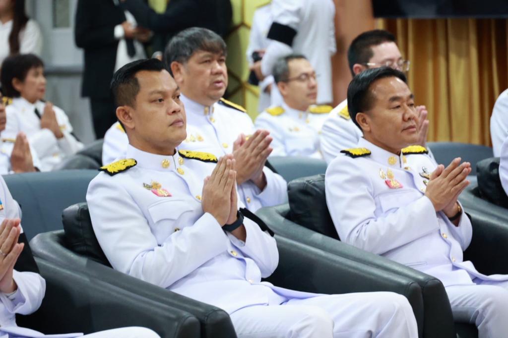 กระทรวงอุตสาหกรรม จัดพิธีบำเพ็ญกุศลปัณรสมวาร ครบ 15 วันในการเสด็จสวรรคต เพื่ออุทิศถวายเป็นพระราชกุศลแด่สมเด็จพระนางเจ้าสิริกิติ์ พระบรมราชินีนาถ พระบรมราชชนนีพันปีหลวง พระผู้เสด็จสู่สวรรคาลัย