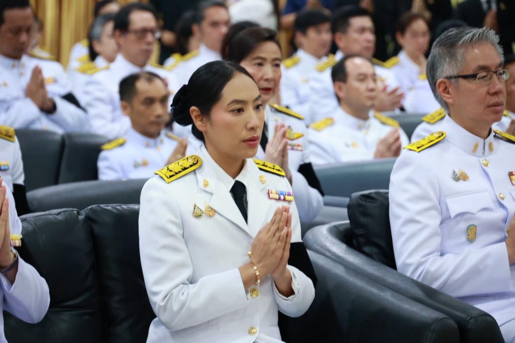 กระทรวงอุตสาหกรรม จัดพิธีบำเพ็ญกุศลปัณรสมวาร ครบ 15 วันในการเสด็จสวรรคต เพื่ออุทิศถวายเป็นพระราชกุศลแด่สมเด็จพระนางเจ้าสิริกิติ์ พระบรมราชินีนาถ พระบรมราชชนนีพันปีหลวง พระผู้เสด็จสู่สวรรคาลัย