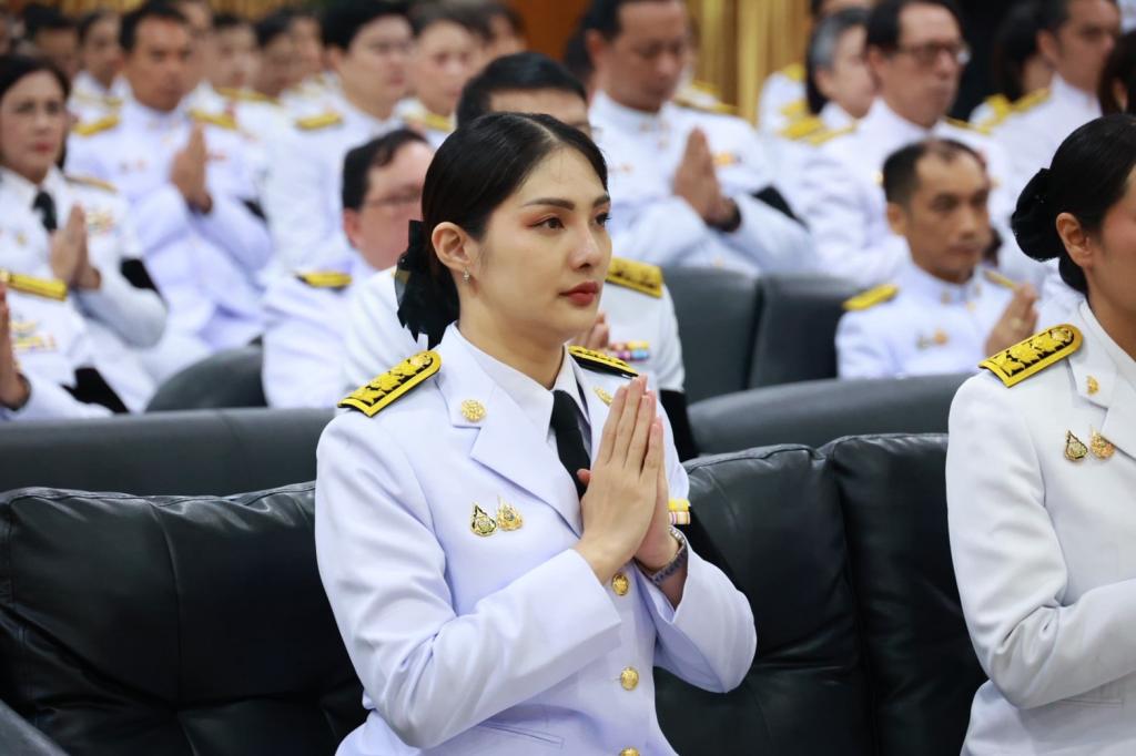 กระทรวงอุตสาหกรรม จัดพิธีบำเพ็ญกุศลปัณรสมวาร ครบ 15 วันในการเสด็จสวรรคต เพื่ออุทิศถวายเป็นพระราชกุศลแด่สมเด็จพระนางเจ้าสิริกิติ์ พระบรมราชินีนาถ พระบรมราชชนนีพันปีหลวง พระผู้เสด็จสู่สวรรคาลัย