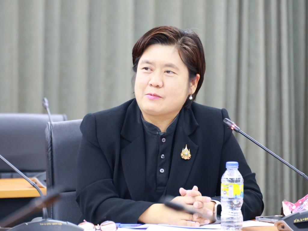 “กระทรวงอุตฯ” ผนึกกำลัง “ดีพร้อม” เปิดห้องแชร์ประสบการณ์ สร้าง Train the Trainer เตรียมพร้อม เดินหน้าสร้างงาน สร้างอาชีพ กระจายโอกาสทางเศรษฐกิจ ยกระดับคุณภาพชีวิตของประชาชนทั่วประเทศ