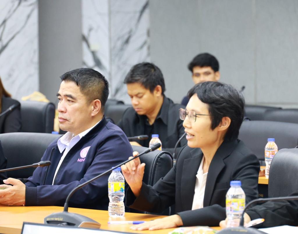 “กระทรวงอุตฯ” ผนึกกำลัง “ดีพร้อม” เปิดห้องแชร์ประสบการณ์ สร้าง Train the Trainer เตรียมพร้อม เดินหน้าสร้างงาน สร้างอาชีพ กระจายโอกาสทางเศรษฐกิจ ยกระดับคุณภาพชีวิตของประชาชนทั่วประเทศ