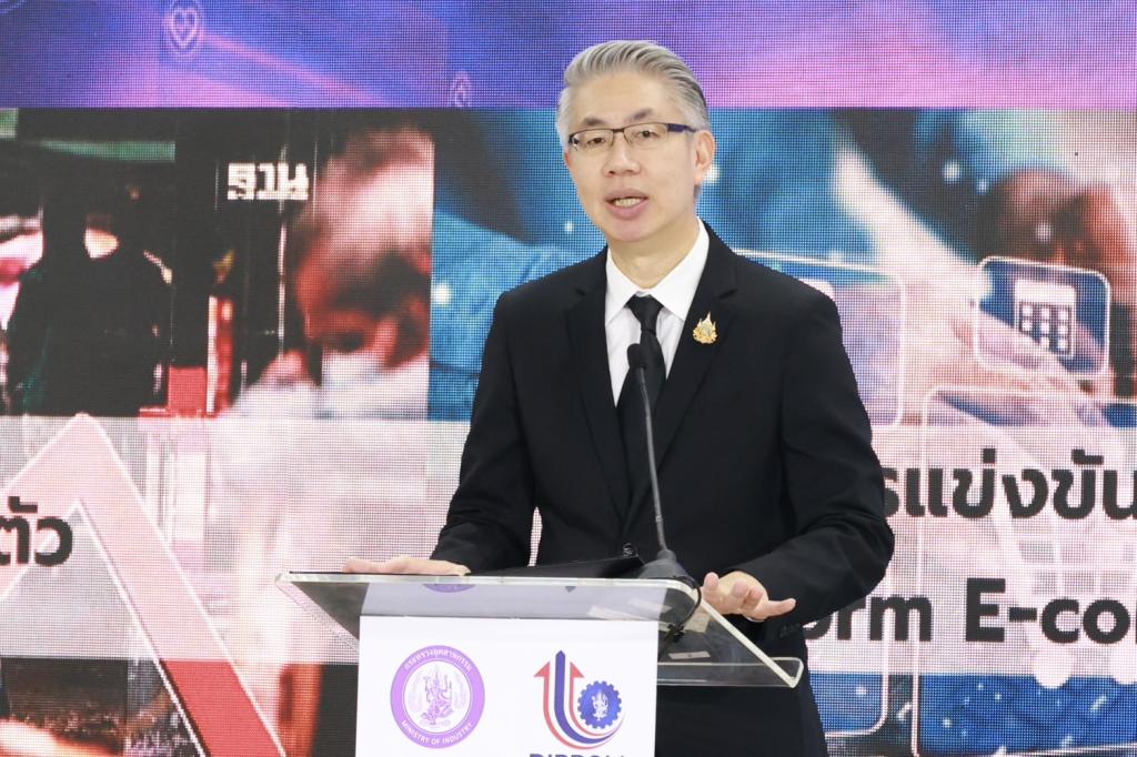 “รมว.ธนกร” สั่งการ กระทรวงอุตฯ เสริมแกร่งภาคอุตสาหกรรม ดีพร้อม รับลูกต่อเร่งคลอดมาตรการ “ดีพร้อมเสิร์ฟ” (DIPROM Serve) เสิร์ฟงานไว – เงินไว สู่ประชาชน สร้างวัคซีนให้ SMEs ไทย กระตุ้นเศรษฐกิจระยะสั้น คาดสร้างมูลค่าเศรษฐกิจกว่า 4,600 ล้านบาท