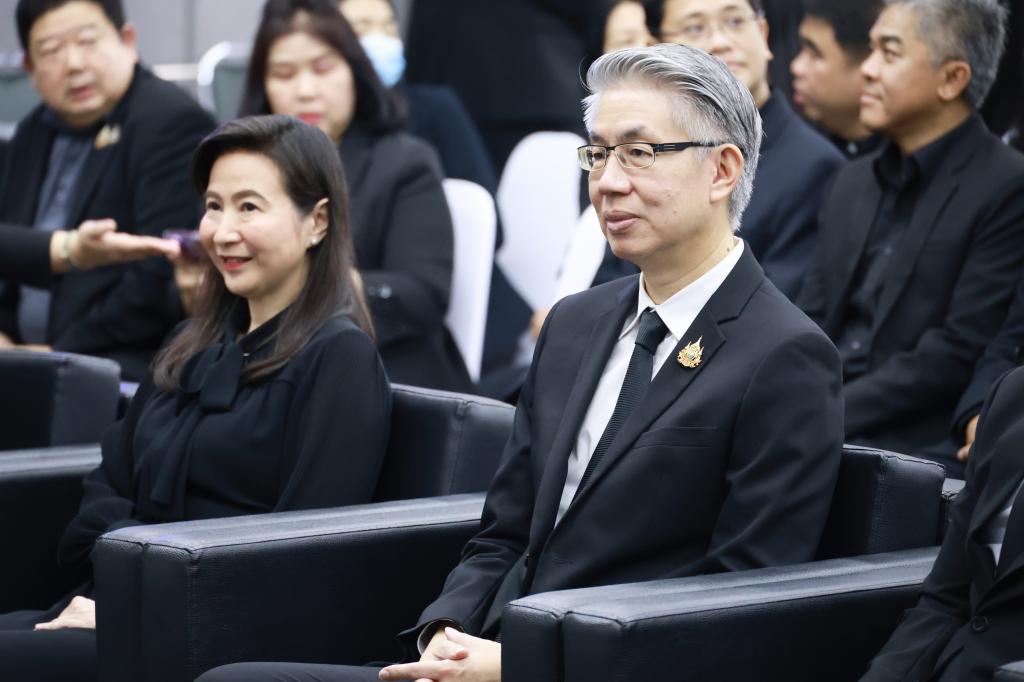 “รมว.ธนกร” สั่งการ กระทรวงอุตฯ เสริมแกร่งภาคอุตสาหกรรม ดีพร้อม รับลูกต่อเร่งคลอดมาตรการ “ดีพร้อมเสิร์ฟ” (DIPROM Serve) เสิร์ฟงานไว – เงินไว สู่ประชาชน สร้างวัคซีนให้ SMEs ไทย กระตุ้นเศรษฐกิจระยะสั้น คาดสร้างมูลค่าเศรษฐกิจกว่า 4,600 ล้านบาท