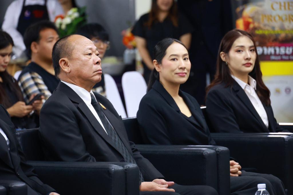 “รมว.ธนกร” สั่งการ กระทรวงอุตฯ เสริมแกร่งภาคอุตสาหกรรม ดีพร้อม รับลูกต่อเร่งคลอดมาตรการ “ดีพร้อมเสิร์ฟ” (DIPROM Serve) เสิร์ฟงานไว – เงินไว สู่ประชาชน สร้างวัคซีนให้ SMEs ไทย กระตุ้นเศรษฐกิจระยะสั้น คาดสร้างมูลค่าเศรษฐกิจกว่า 4,600 ล้านบาท