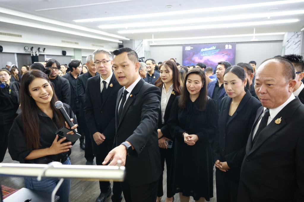 “รมว.ธนกร” สั่งการ กระทรวงอุตฯ เสริมแกร่งภาคอุตสาหกรรม ดีพร้อม รับลูกต่อเร่งคลอดมาตรการ “ดีพร้อมเสิร์ฟ” (DIPROM Serve) เสิร์ฟงานไว – เงินไว สู่ประชาชน สร้างวัคซีนให้ SMEs ไทย กระตุ้นเศรษฐกิจระยะสั้น คาดสร้างมูลค่าเศรษฐกิจกว่า 4,600 ล้านบาท