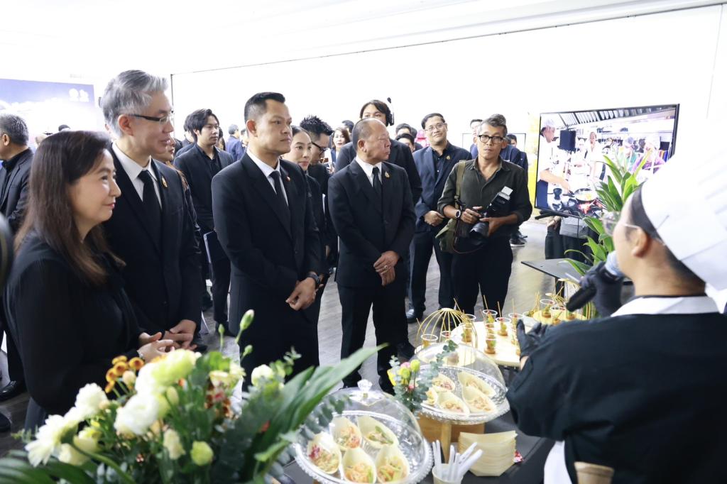 “รมว.ธนกร” สั่งการ กระทรวงอุตฯ เสริมแกร่งภาคอุตสาหกรรม ดีพร้อม รับลูกต่อเร่งคลอดมาตรการ “ดีพร้อมเสิร์ฟ” (DIPROM Serve) เสิร์ฟงานไว – เงินไว สู่ประชาชน สร้างวัคซีนให้ SMEs ไทย กระตุ้นเศรษฐกิจระยะสั้น คาดสร้างมูลค่าเศรษฐกิจกว่า 4,600 ล้านบาท