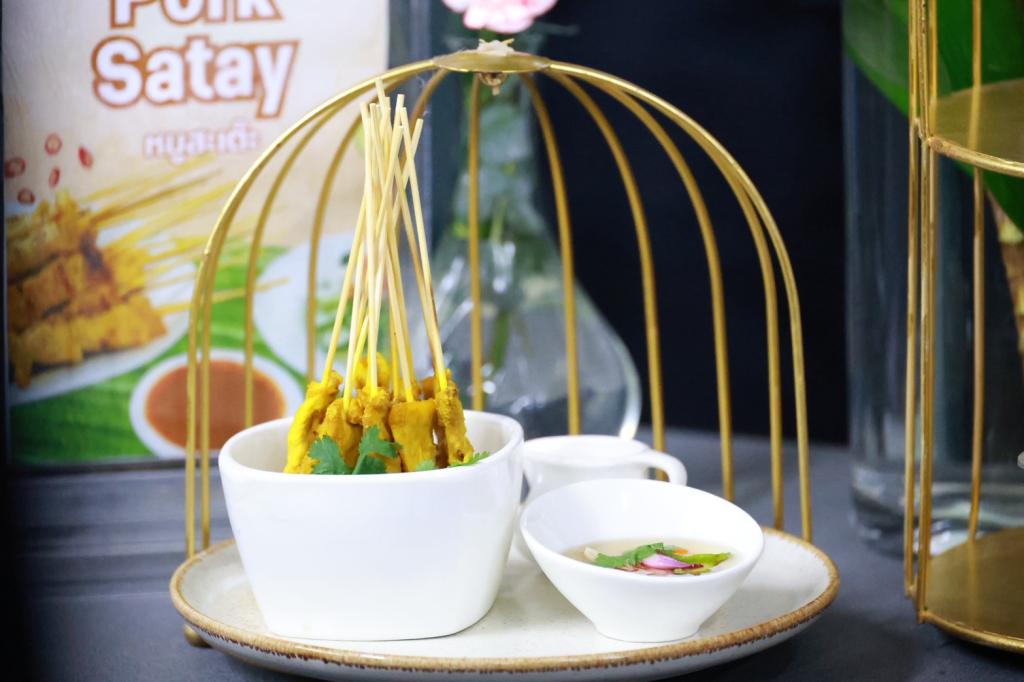 “รมว.ธนกร” สั่งการ กระทรวงอุตฯ เสริมแกร่งภาคอุตสาหกรรม ดีพร้อม รับลูกต่อเร่งคลอดมาตรการ “ดีพร้อมเสิร์ฟ” (DIPROM Serve) เสิร์ฟงานไว – เงินไว สู่ประชาชน สร้างวัคซีนให้ SMEs ไทย กระตุ้นเศรษฐกิจระยะสั้น คาดสร้างมูลค่าเศรษฐกิจกว่า 4,600 ล้านบาท