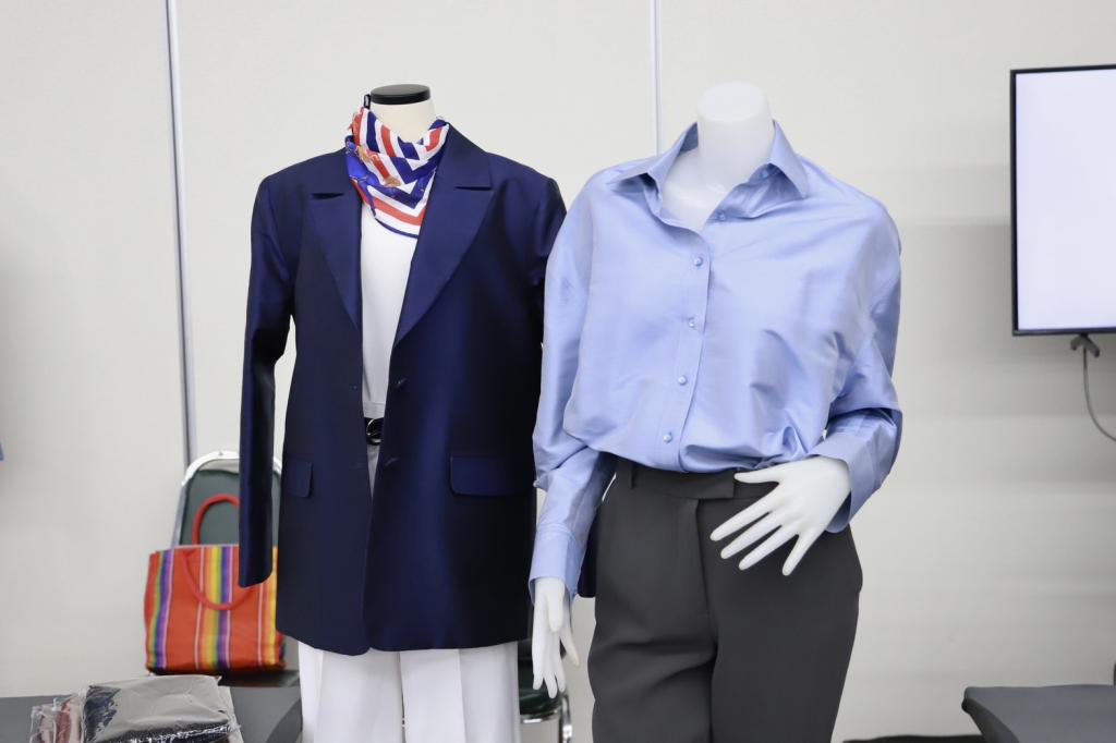 “รมว.ธนกร” สั่งการ กระทรวงอุตฯ เสริมแกร่งภาคอุตสาหกรรม ดีพร้อม รับลูกต่อเร่งคลอดมาตรการ “ดีพร้อมเสิร์ฟ” (DIPROM Serve) เสิร์ฟงานไว – เงินไว สู่ประชาชน สร้างวัคซีนให้ SMEs ไทย กระตุ้นเศรษฐกิจระยะสั้น คาดสร้างมูลค่าเศรษฐกิจกว่า 4,600 ล้านบาท