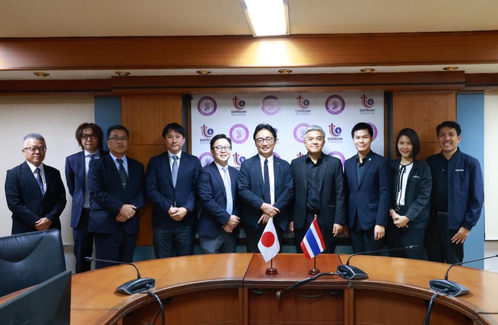 “รองอธิบดีดุสิต” ต้อนรับคณะผู้ว่าราชการจังหวัดโทคุชิมะ ร่วมหารือยกระดับ SMEs พร้อมรับมือสังคมสูงวัย วางแผนขยายความร่วมมือในอุตสาหกรรมแห่งอนาคต