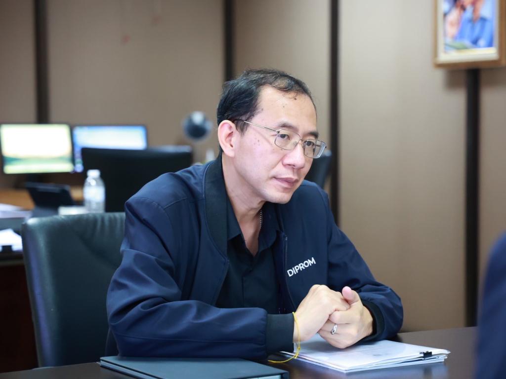 “รองอธิบดีพลาวุธ” เชื่อมั่น พร้อมเดินหน้าขับเคลื่อนนวัตกรรมมาตรฐานการผลิตไทย เปิดเวทีรับฟังความคิดเห็น ร่วมกันกำหนดแนวทางการดำเนินงาน พร้อมยกระดับ SMEs ไทยสู่สากล