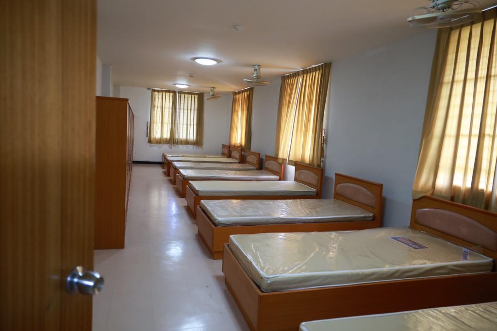 “รมว.ธนกร” นำคณะผู้บริหาร ลงพื้นที่ศูนย์อุตสาหกรรมรวมใจฯ ณ DIPROM Center 7 จ.อุบลราชธานี สั่งการ “ดีพร้อม” เปิดศูนย์พักพิง ร่วมลำเลียงสิ่งของจำเป็น หนุนภารกิจทหารแนวหน้า ช่วยผู้ประสบภัยชายแดนไทย-กัมพูชา เตรียมเยียวยาผู้ประกอบการที่ได้รับผลกระทบ