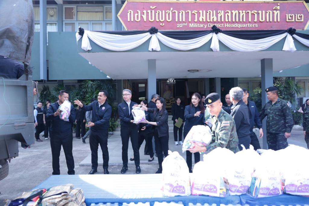 “รมว.ธนกร” นำคณะผู้บริหาร ลงพื้นที่ศูนย์อุตสาหกรรมรวมใจฯ ณ DIPROM Center 7 จ.อุบลราชธานี สั่งการ “ดีพร้อม” เปิดศูนย์พักพิง ร่วมลำเลียงสิ่งของจำเป็น หนุนภารกิจทหารแนวหน้า ช่วยผู้ประสบภัยชายแดนไทย-กัมพูชา เตรียมเยียวยาผู้ประกอบการที่ได้รับผลกระทบ