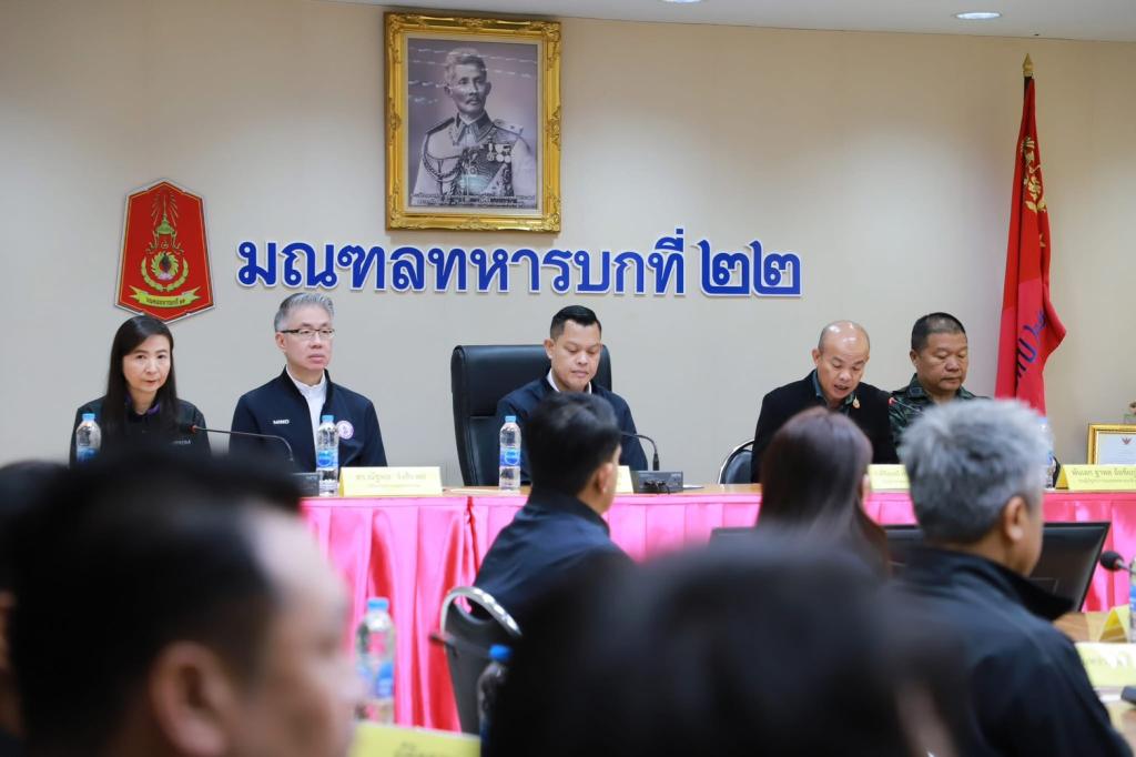 “รมว.ธนกร” นำคณะผู้บริหาร ลงพื้นที่ศูนย์อุตสาหกรรมรวมใจฯ ณ DIPROM Center 7 จ.อุบลราชธานี สั่งการ “ดีพร้อม” เปิดศูนย์พักพิง ร่วมลำเลียงสิ่งของจำเป็น หนุนภารกิจทหารแนวหน้า ช่วยผู้ประสบภัยชายแดนไทย-กัมพูชา เตรียมเยียวยาผู้ประกอบการที่ได้รับผลกระทบ