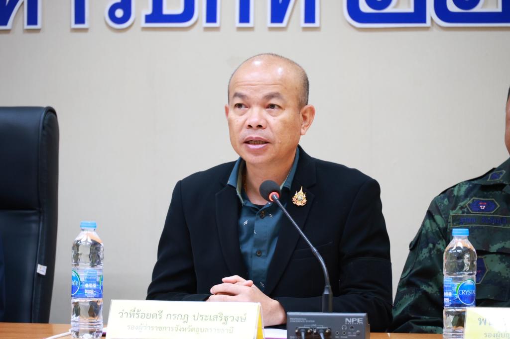 “รมว.ธนกร” นำคณะผู้บริหาร ลงพื้นที่ศูนย์อุตสาหกรรมรวมใจฯ ณ DIPROM Center 7 จ.อุบลราชธานี สั่งการ “ดีพร้อม” เปิดศูนย์พักพิง ร่วมลำเลียงสิ่งของจำเป็น หนุนภารกิจทหารแนวหน้า ช่วยผู้ประสบภัยชายแดนไทย-กัมพูชา เตรียมเยียวยาผู้ประกอบการที่ได้รับผลกระทบ