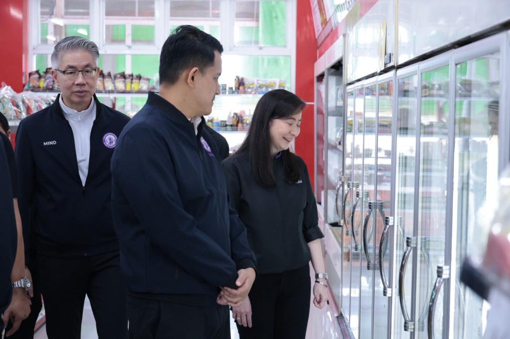 “รมว.ธนกร” นำคณะผู้บริหาร ลงพื้นที่ศูนย์อุตสาหกรรมรวมใจฯ ณ DIPROM Center 7 จ.อุบลราชธานี สั่งการ “ดีพร้อม” เปิดศูนย์พักพิง ร่วมลำเลียงสิ่งของจำเป็น หนุนภารกิจทหารแนวหน้า ช่วยผู้ประสบภัยชายแดนไทย-กัมพูชา เตรียมเยียวยาผู้ประกอบการที่ได้รับผลกระทบ