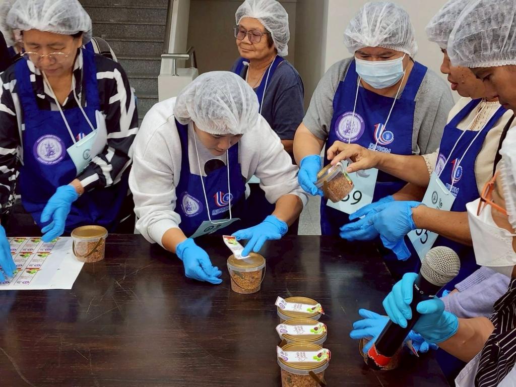 “ปลัดณัฐพล” มอบหมาย “ดีพร้อม” เสิร์ฟงานไว - เงินไว สร้างอาชีพ เสริมเศรษฐกิจฐานราก ชุมชนบางกรูด ตอบสนองนโยบายกระตุ้นเศรษฐกิจ Quick Big Win “กระตุ้นสั้น ได้ผลยาว กระจายตัว” ตามนโยบาย รมต.ธนกร และ รมช.จ่าเอก ยศสิงห์ ณ เมืองแปดริ้ว