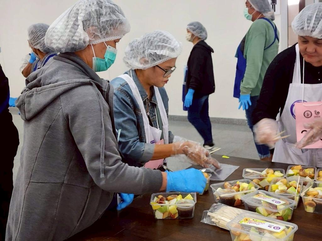 “ปลัดณัฐพล” มอบหมาย “ดีพร้อม” เสิร์ฟงานไว - เงินไว สร้างอาชีพ เสริมเศรษฐกิจฐานราก ชุมชนบางกรูด ตอบสนองนโยบายกระตุ้นเศรษฐกิจ Quick Big Win “กระตุ้นสั้น ได้ผลยาว กระจายตัว” ตามนโยบาย รมต.ธนกร และ รมช.จ่าเอก ยศสิงห์ ณ เมืองแปดริ้ว