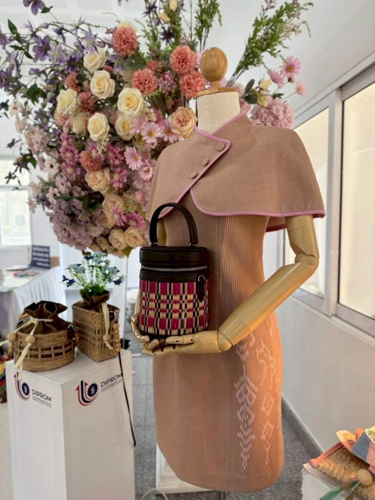 “ปลัดณัฐพล” มอบหมาย “ดีพร้อม” เสิร์ฟงานไว - เงินไว สร้างอาชีพ เสริมเศรษฐกิจฐานราก ชุมชนบางกรูด ตอบสนองนโยบายกระตุ้นเศรษฐกิจ Quick Big Win “กระตุ้นสั้น ได้ผลยาว กระจายตัว” ตามนโยบาย รมต.ธนกร และ รมช.จ่าเอก ยศสิงห์ ณ เมืองแปดริ้ว