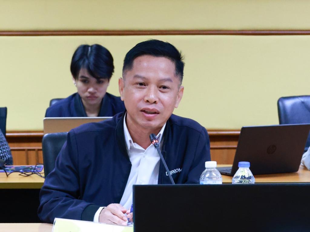 “อธิบดีณัฏฐิญา” นั่งหัวโต๊ะขานรับนโยบาย “ธนกร” ประกาศ “พักหนี้-ดีพร้อม” ยกต้น : ยกดอก อัตโนมัติ 4 เดือน ช่วยลูกหนี้ SME น้ำท่วมภาคใต้ เร่งเพิ่มสภาพคล่องผ่านสินเชื่อ “เงินง่าย ฟื้นใต้ ช่วยภัยพิบัติ” ดอกเบี้ย 0% นาน 6 เดือน