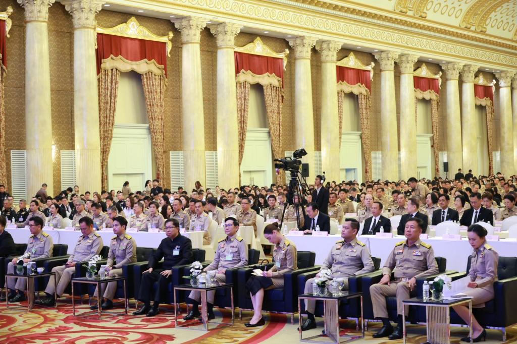 “ธนกร” นำผู้บริหาร ก.อุตฯ ร่วมประชุมชี้แจงนโยบายแนวทางการจัดทำงบประมาณรายจ่ายประจำปี 2570 เผย นายกฯ เน้นย้ำยึดวินัยการเงินอย่างเคร่งครัด เป็นรายจ่ายงบลงทุนเป็นหลัก วอนรัฐ-เอกชน จัดกิจกรรมในจังหวัดประสบภัยพิบัติช่วงปลายปี