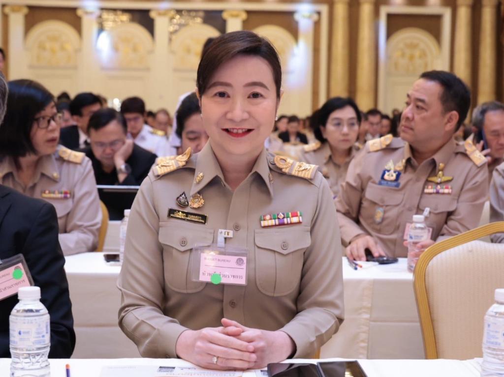 “ธนกร” นำผู้บริหาร ก.อุตฯ ร่วมประชุมชี้แจงนโยบายแนวทางการจัดทำงบประมาณรายจ่ายประจำปี 2570 เผย นายกฯ เน้นย้ำยึดวินัยการเงินอย่างเคร่งครัด เป็นรายจ่ายงบลงทุนเป็นหลัก วอนรัฐ-เอกชน จัดกิจกรรมในจังหวัดประสบภัยพิบัติช่วงปลายปี
