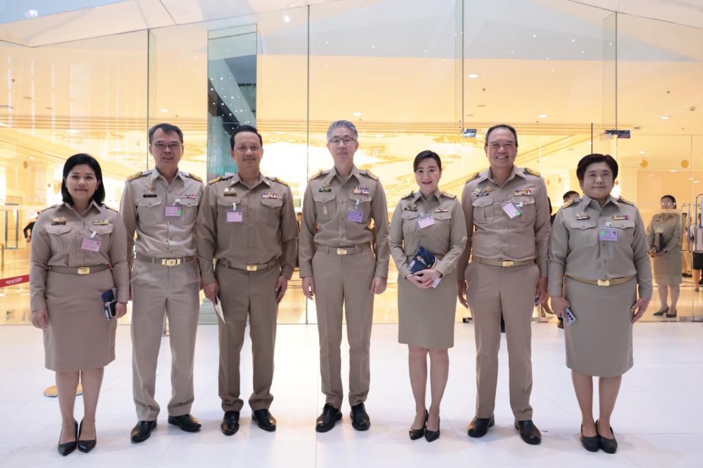 “ธนกร” นำผู้บริหาร ก.อุตฯ ร่วมประชุมชี้แจงนโยบายแนวทางการจัดทำงบประมาณรายจ่ายประจำปี 2570 เผย นายกฯ เน้นย้ำยึดวินัยการเงินอย่างเคร่งครัด เป็นรายจ่ายงบลงทุนเป็นหลัก วอนรัฐ-เอกชน จัดกิจกรรมในจังหวัดประสบภัยพิบัติช่วงปลายปี