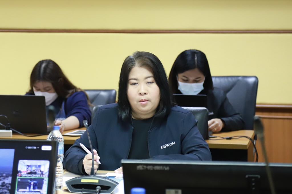 “อธิบดีณัฏฐิญา”  เดินหน้ากำหนดมาตรการเร่งด่วนเยียวยา ฟื้นฟู ช่วยเหลือเอสเอ็มอีในพื้นที่ภาคใต้ พร้อมส่งตรงถึงมือเจ้าหน้าที่ดีพร้อมและประชาชนชาวหาดใหญ่ หวังช่วยฟื้นฟูหาดใหญ่กลับคืนสู่สภาพแข็งแรงโดยไว