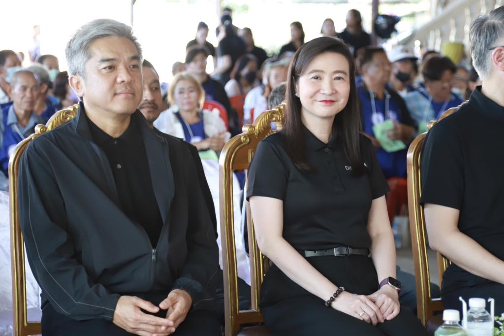 “จ่าเอก ยศสิงห์” นำทีม “ดีพร้อม” ลงพื้นที่แปดริ้ว เสิร์ฟคอร์ส ผลักดัน ปั้นอาชีพ ยกระดับคุณภาพชีวิต สร้างเศรษฐกิจฐานรากให้มั่นคงและยั่งยืน