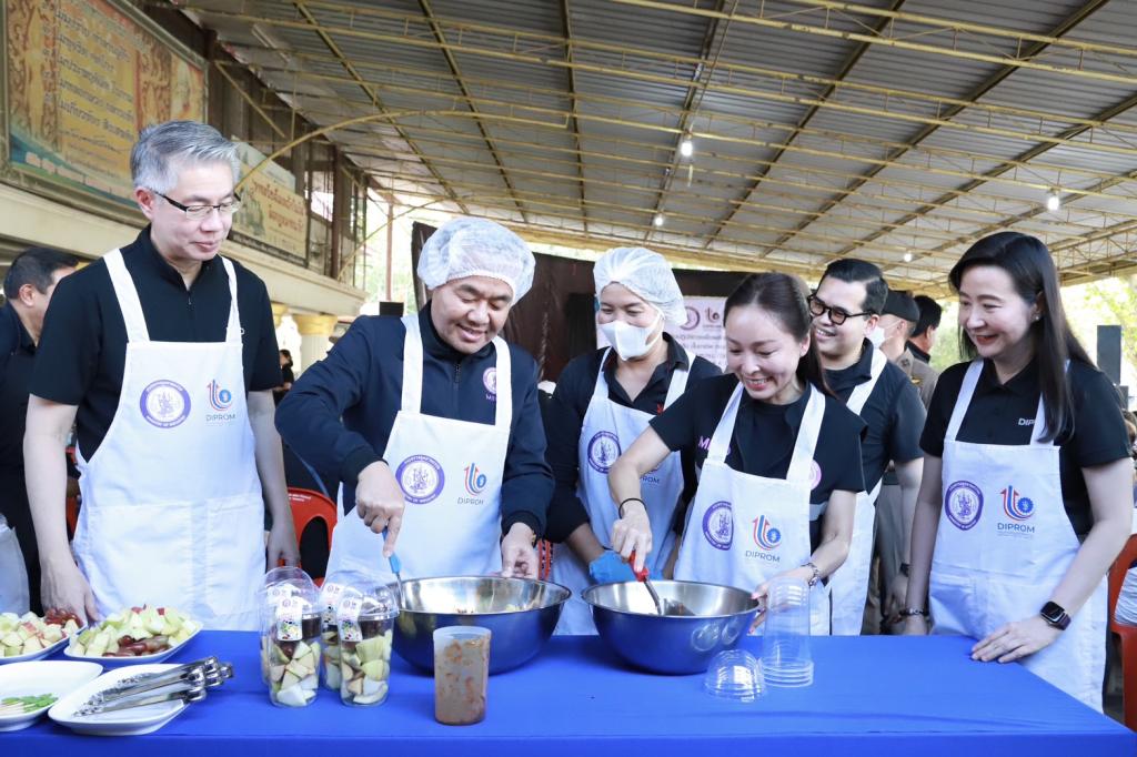 “จ่าเอก ยศสิงห์” นำทีม “ดีพร้อม” ลงพื้นที่แปดริ้ว เสิร์ฟคอร์ส ผลักดัน ปั้นอาชีพ ยกระดับคุณภาพชีวิต สร้างเศรษฐกิจฐานรากให้มั่นคงและยั่งยืน