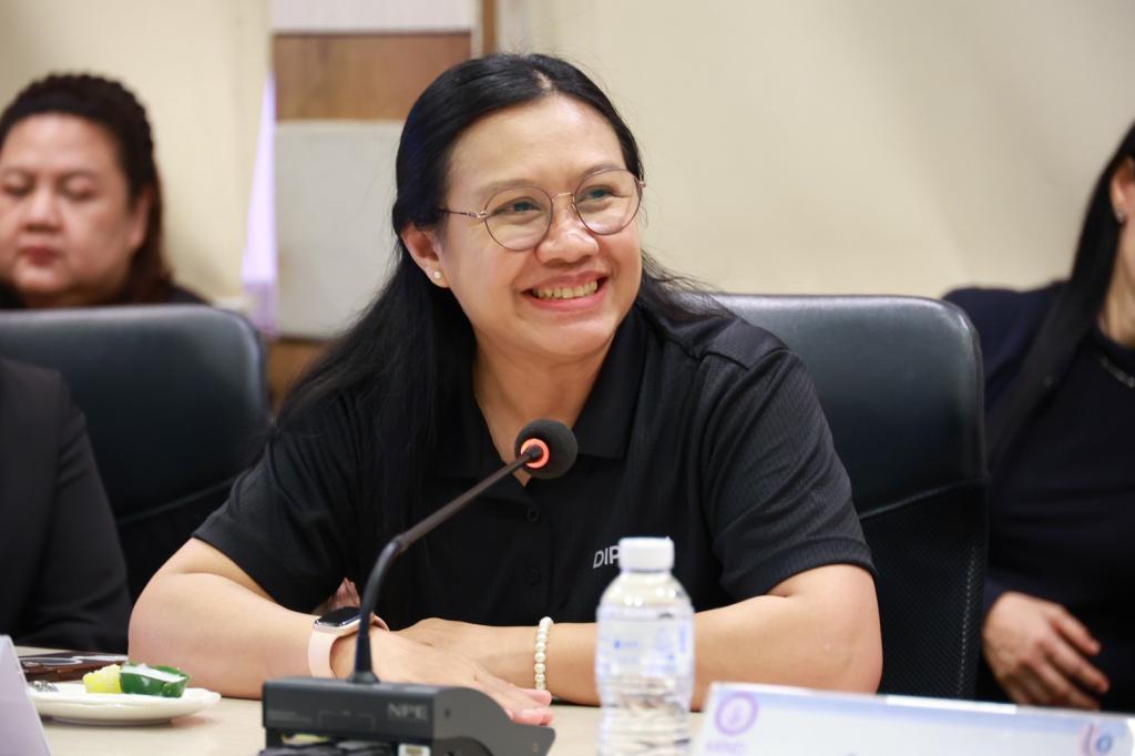 “อธิบดีณัฏฐิญา“ ช้อป-ชม-เชียร์ SMEs ภาคเหนือในงาน ‘อุตสาหกรรมแฟร์ : มาเหนือ’ ขนของดีมาจำหน่ายภายในงานเพียบ !!!