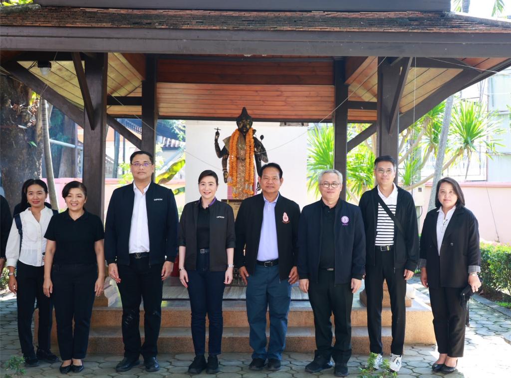 “อธิบดีณัฏฐิญา“ ช้อป-ชม-เชียร์ SMEs ภาคเหนือในงาน ‘อุตสาหกรรมแฟร์ : มาเหนือ’ ขนของดีมาจำหน่ายภายในงานเพียบ !!!