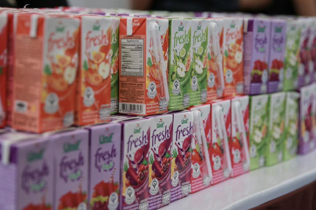 “ดีพร้อม” ร่วมพลังจิตอาสา แจกอาหารพระราชทาน