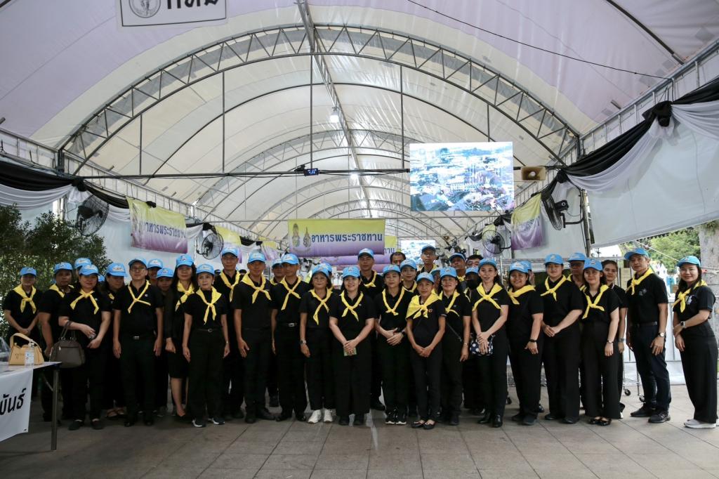 “ดีพร้อม” ร่วมพลังจิตอาสา แจกอาหารพระราชทาน