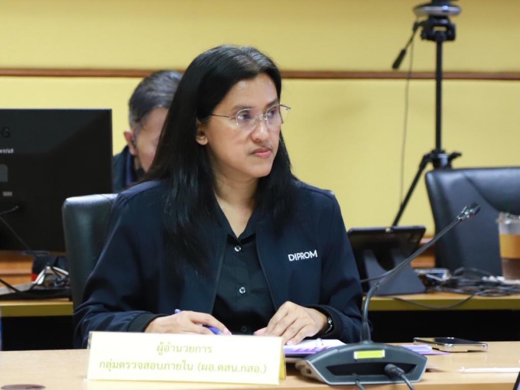 “รองอธิบดีพลาวุธ” นั่งหัวโต๊ะประชุมคณะทำงานฯ ทบทวนเกณฑ์ ตัวชี้วัด การบริหารความเสี่ยง เน้นย้ำเป็นกระบวนการสำคัญในการผลักดันเงินทุนหมุนเวียนให้เดินหน้าอย่างเป็นระบบและมีประสิทธิภาพ