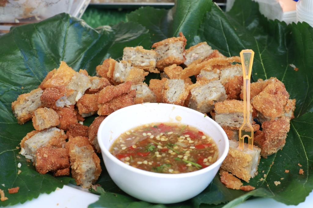 “ปลัดณัฐพล” นำทีมดีพร้อมบุกเมืองเพชร เยี่ยมชม “บ้านน้ำทรัพย์” ต้นแบบชุมชนดีพร้อม หนุนต่อยอดวัตถุดิบท้องถิ่น สร้างรายได้ เสริมเศรษฐกิจฐานรากอย่างยั่งยืน